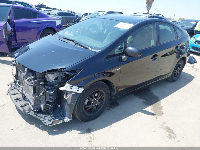 Toyota Prius Two 2014 JTDKN3DUXE1738737 Image 2