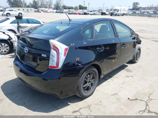 Toyota Prius Two 2014 JTDKN3DUXE1738737 Image 4