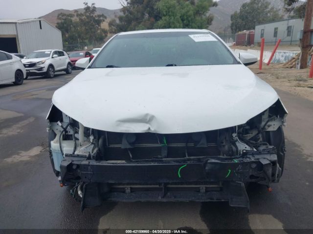 4T1BD1FK2FU150183 Toyota Camry Hybrid Le