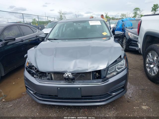 1VWLA7A30KC010294 Volkswagen Passat 2.0t Wolfsburg Edition