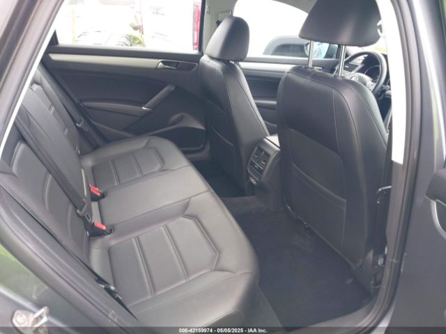 1VWLA7A30KC010294 Volkswagen Passat 2.0t Wolfsburg Edition