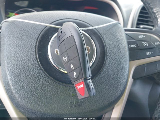 1C4PJLCB2GW288329 Jeep Cherokee Latitude