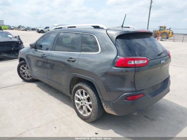 1C4PJLCB2GW288329 Jeep Cherokee Latitude
