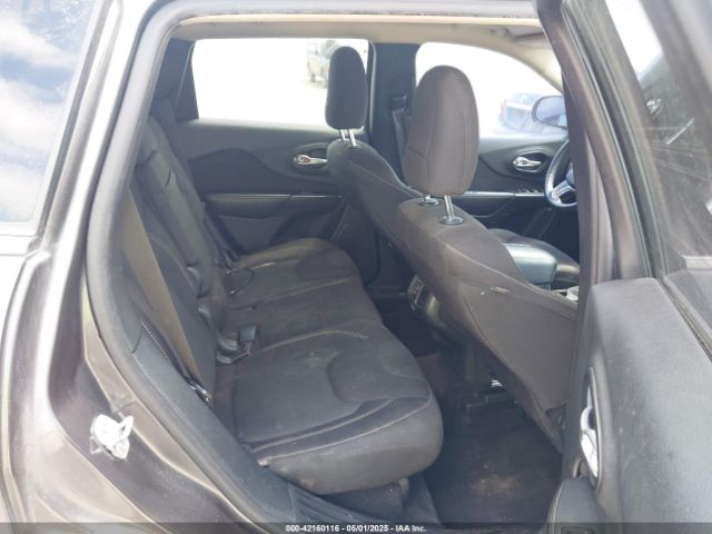 1C4PJLCB2GW288329 Jeep Cherokee Latitude