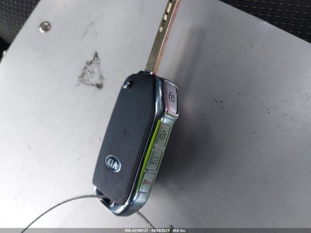 3KPF24AD1ME353955 KIA Forte Lxs