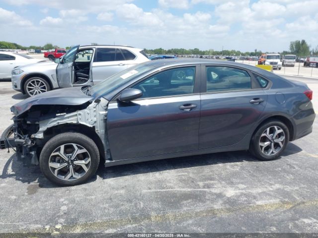 3KPF24AD1ME353955 KIA Forte Lxs