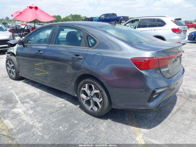 3KPF24AD1ME353955 KIA Forte Lxs