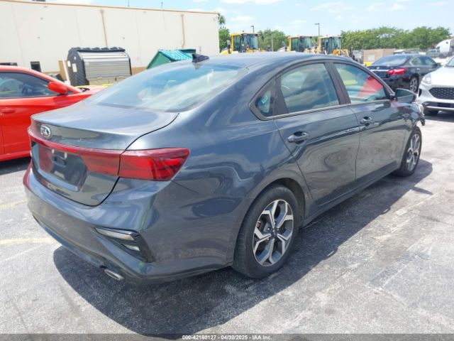 3KPF24AD1ME353955 KIA Forte Lxs