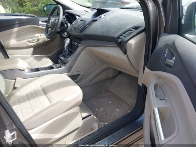 1FMCU9GX2GUA47702 Ford ESCAPE SE