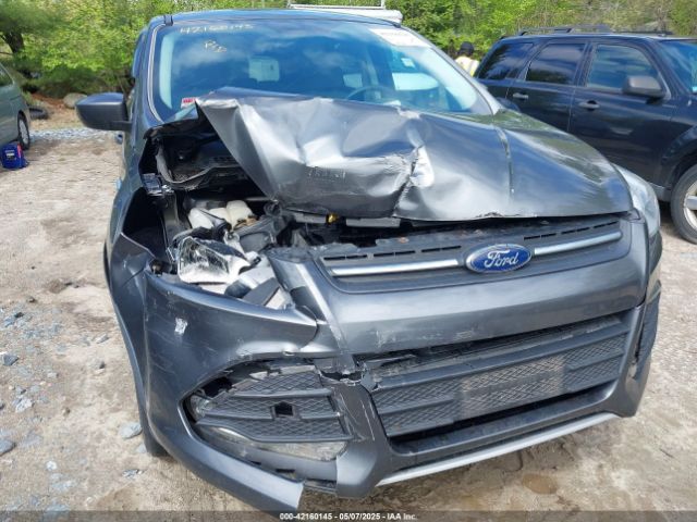 1FMCU9GX2GUA47702 Ford ESCAPE SE