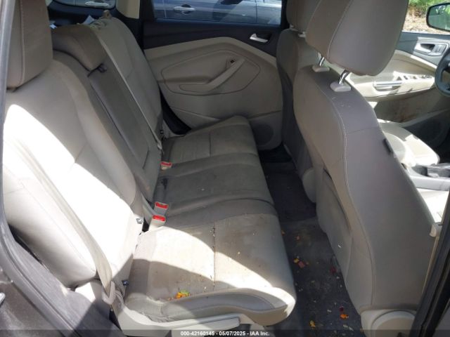 1FMCU9GX2GUA47702 Ford ESCAPE SE