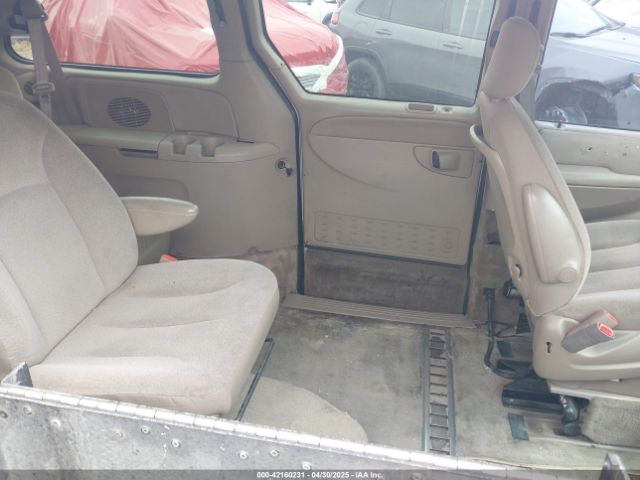 2002 CHRYSLER TOWN & COUNTRY 2C8GP44382R550897 Photo 7