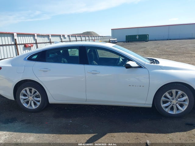 1G1ZD5ST4NF174358 Chevrolet Malibu Fwd Lt