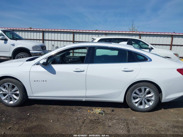 1G1ZD5ST4NF174358 Chevrolet Malibu Fwd Lt