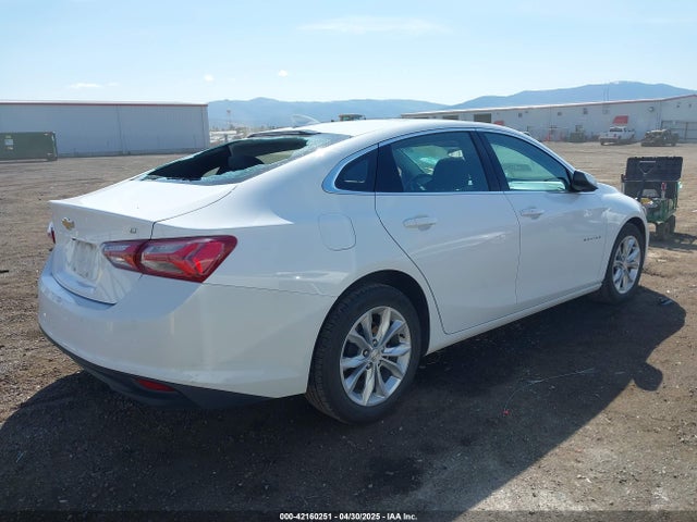1G1ZD5ST4NF174358 Chevrolet Malibu Fwd Lt