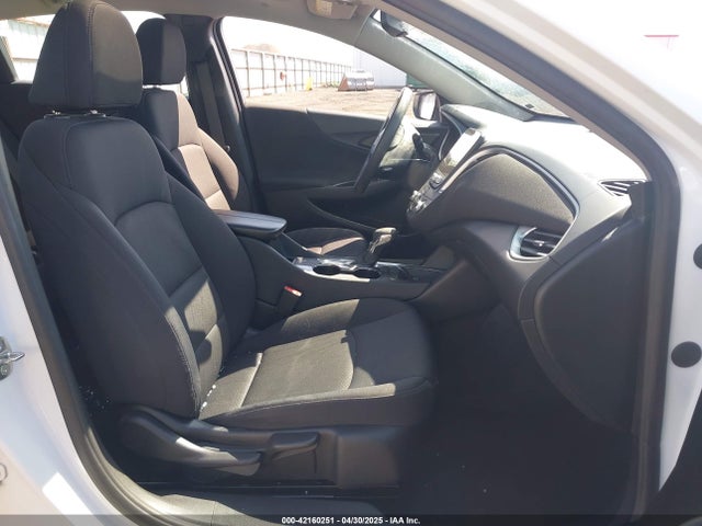 1G1ZD5ST4NF174358 Chevrolet Malibu Fwd Lt