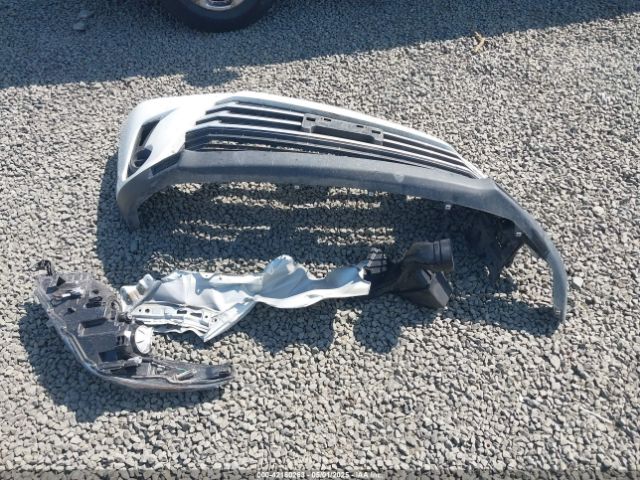 5TDBZRFH4JS907963 Toyota Highlander Le