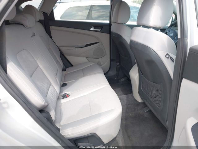KM8J3CA46KU962082 Hyundai Tucson Value