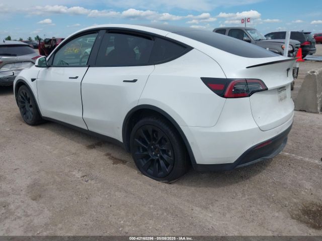 2022 TESLA MODEL Y 7SAYGDEE0NF364070 Photo 2