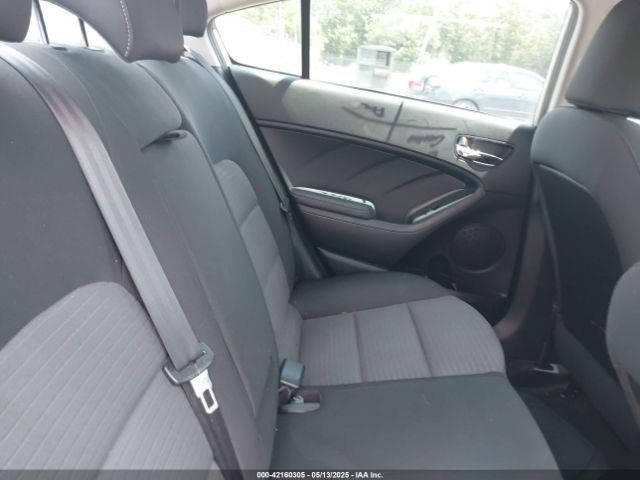 KNAFX4A63G5596375 KIA FORTE LX