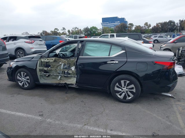 Nissan 2021 2021 1N4BL4BV6MN371808 Image 13