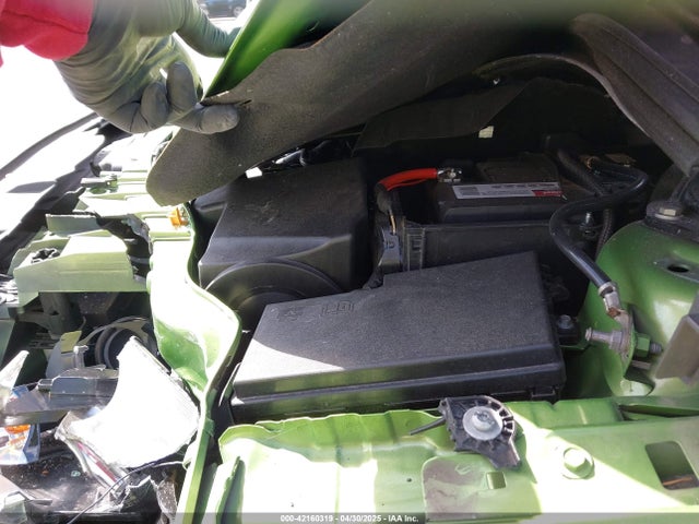 1FADP3F28JL323242 Ford FOCUS SE