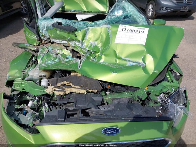 1FADP3F28JL323242 Ford FOCUS SE