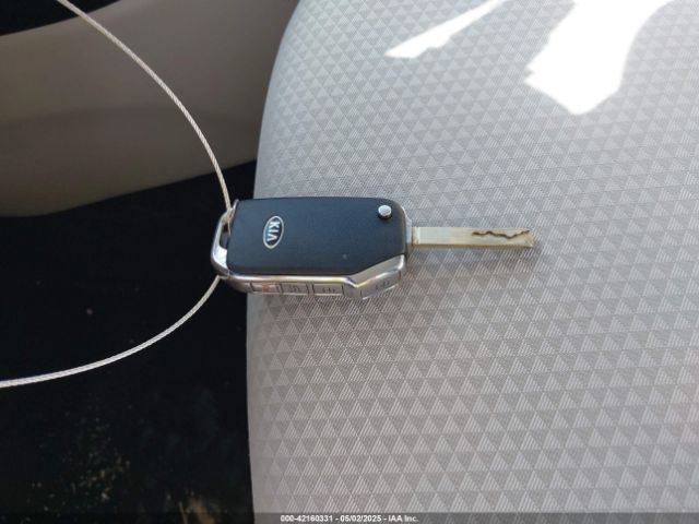 KNDJ23AU9L7108842 KIA SOUL LX