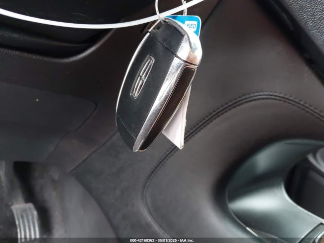 5LMCJ3C92HUL09004 Lincoln Mkc Reserve
