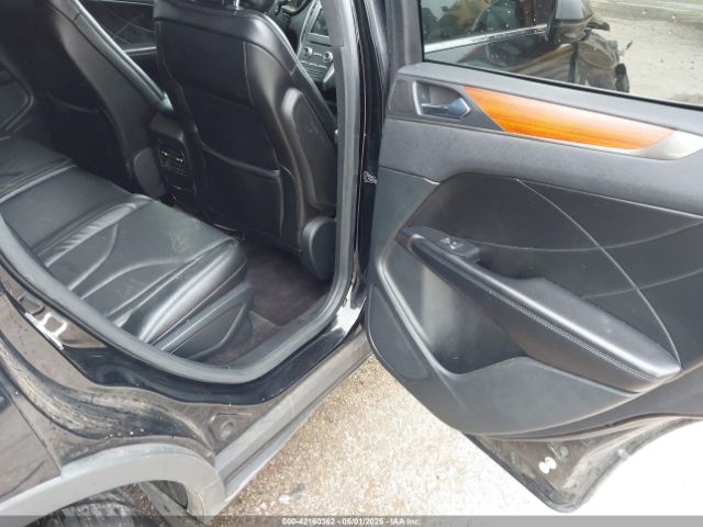 5LMCJ3C92HUL09004 Lincoln Mkc Reserve
