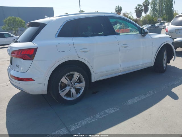 WA1BNAFY3J2203509 Audi Q5 2.0t Premium/2.0t Tech Premium