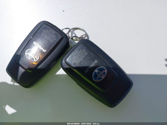JTDKARFU6G3004339 Toyota Prius Four Touring