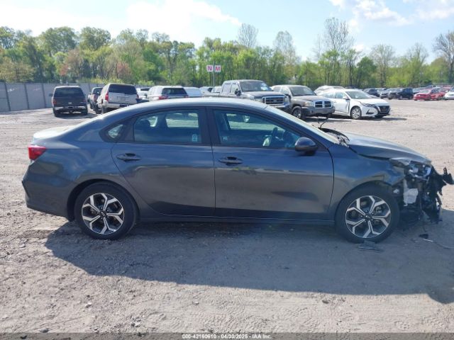 3KPF24AD4ME326202 KIA Forte Lxs