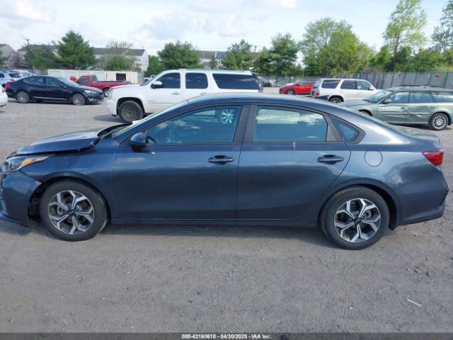 3KPF24AD4ME326202 KIA Forte Lxs