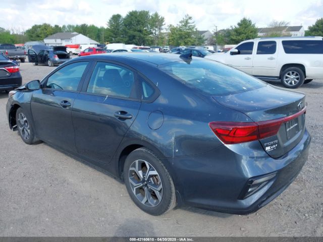 3KPF24AD4ME326202 KIA Forte Lxs