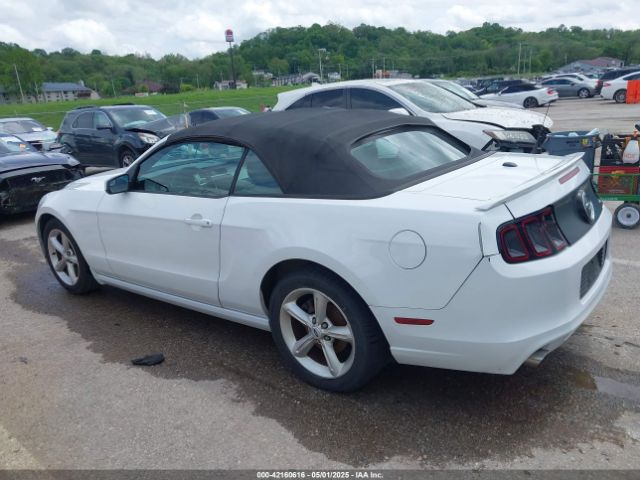 1ZVBP8EM2E5220391 Ford Mustang V6 Premium