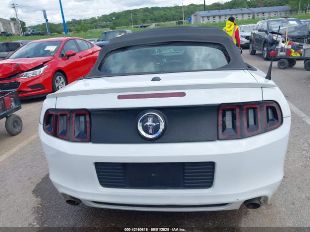 1ZVBP8EM2E5220391 Ford Mustang V6 Premium