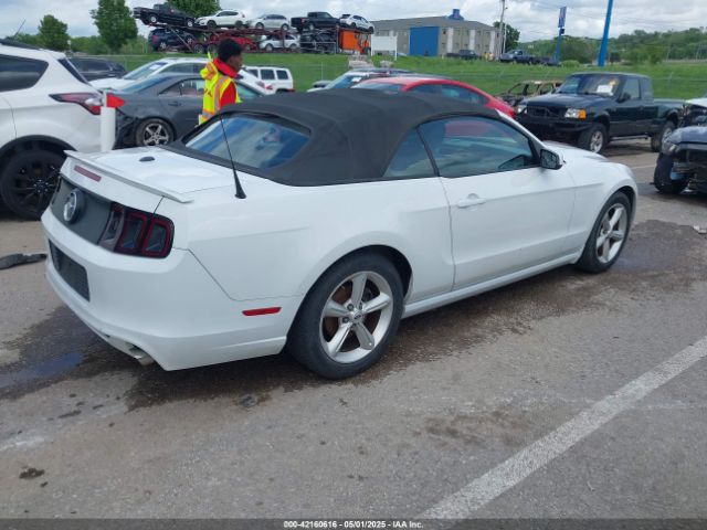 1ZVBP8EM2E5220391 Ford Mustang V6 Premium