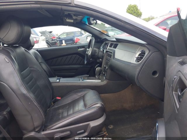 1ZVBP8EM2E5220391 Ford Mustang V6 Premium