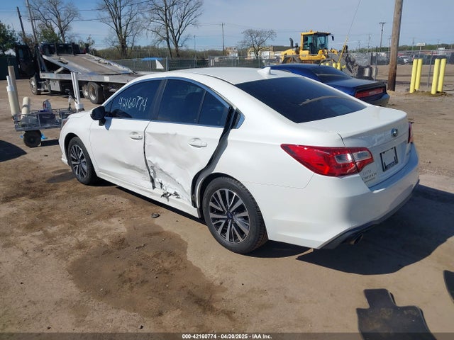 4S3BNAF66J3020457 Subaru Legacy 2.5i Premium