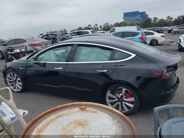 5YJ3E1EB5KF434613 Tesla 2019