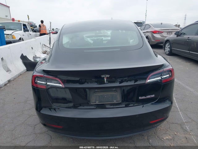 5YJ3E1EB5KF434613 Tesla 2019
