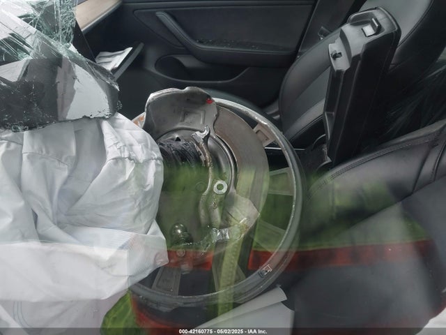 5YJ3E1EB5KF434613 Tesla 2019