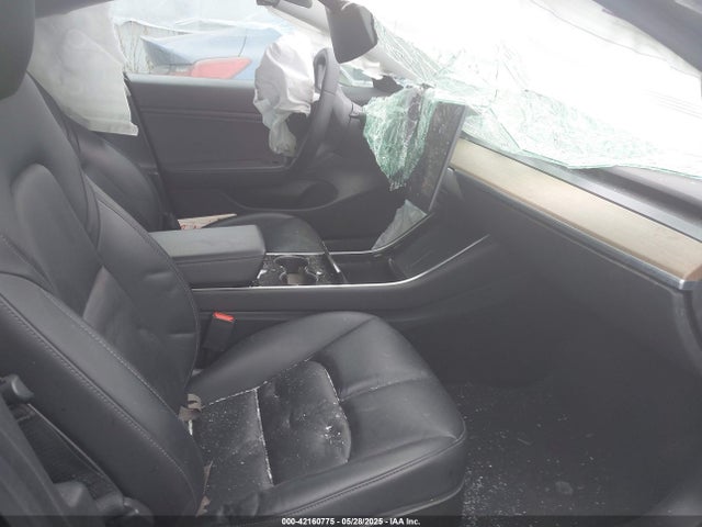 2019 TESLA MODEL 3 5YJ3E1EB5KF434613 Photo 4