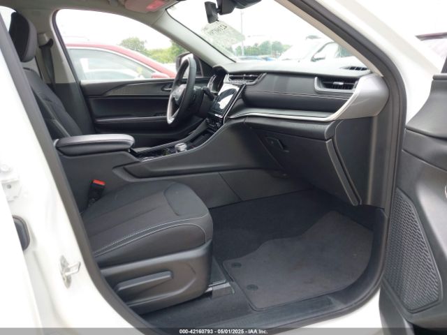 1C4RJKAG2P8886135 Jeep Grand Cherokee L Laredo 4x4