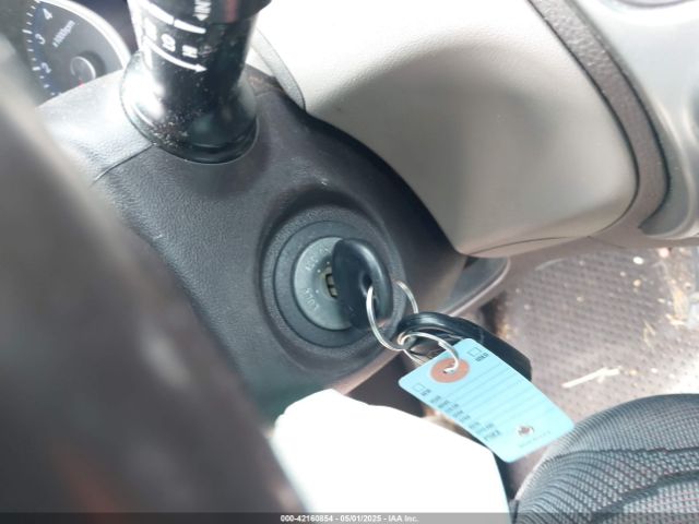 KM8JU3AGXEU802833 Hyundai TUCSON SE