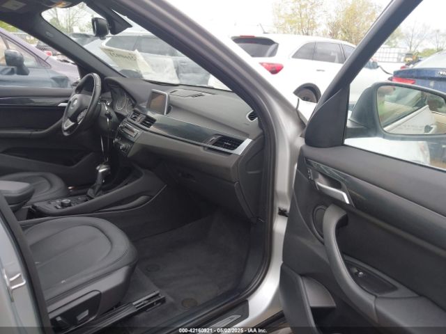2017 BMW X1 WBXHT3Z38H4A58246 Photo 4