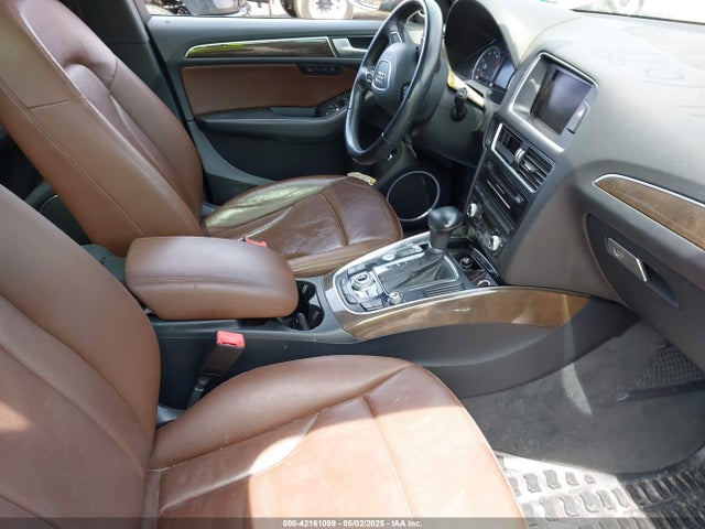 WA1LFAFP2EA060718 Audi Q5 2.0t Premium