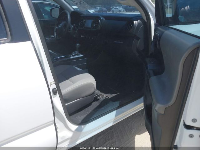5TFAX5GN8JX124041 Toyota Tacoma Sr