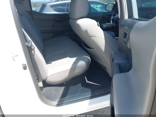 5TFAX5GN8JX124041 Toyota Tacoma Sr
